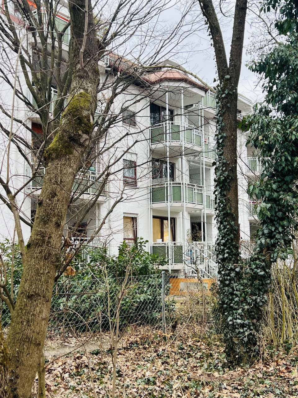 Charmante 1,5-Zimmer-Wohnung direkt am Auer-Mühlbach Charmante 1,5-Zimmer-Wohnung direkt am Auer-Mühlbach